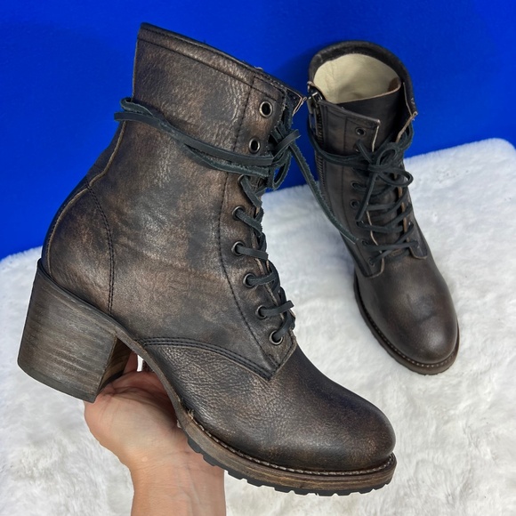 Freebird by Steven Shoes - 🚫SOLD! •|•FREEBIRD🦅BY STEVEN•| Cavalier 'Black (Brown)' Heeled Combat